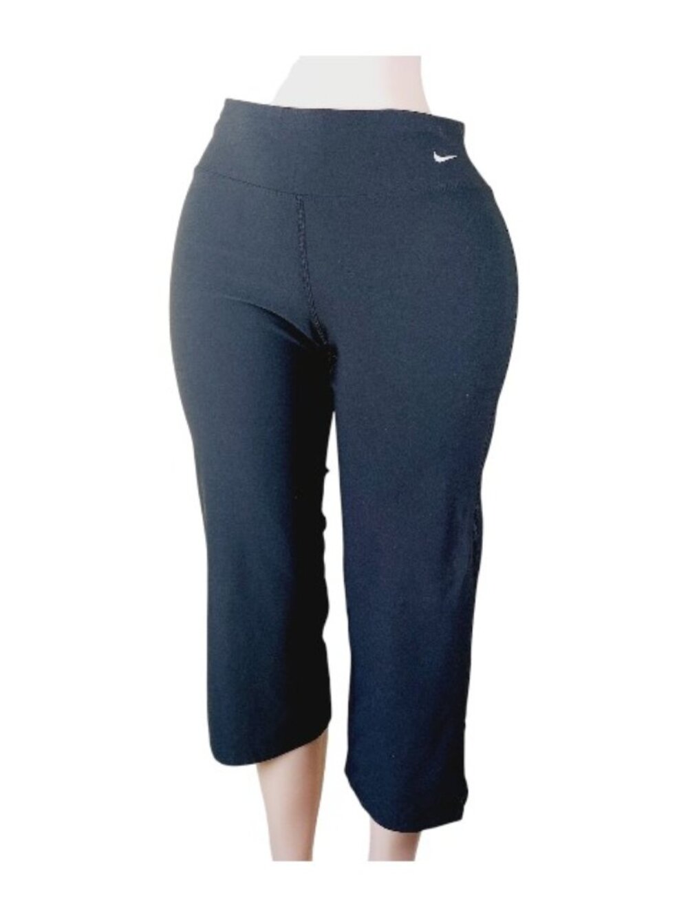 Nike Women's Black Elastic Waist Stretch Pull-On Flare Capri Pants Size M